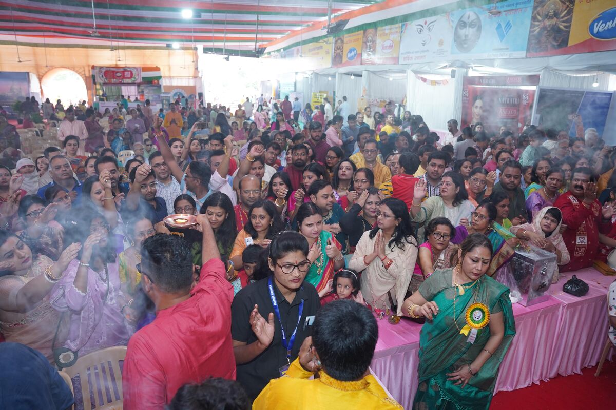 crowd1